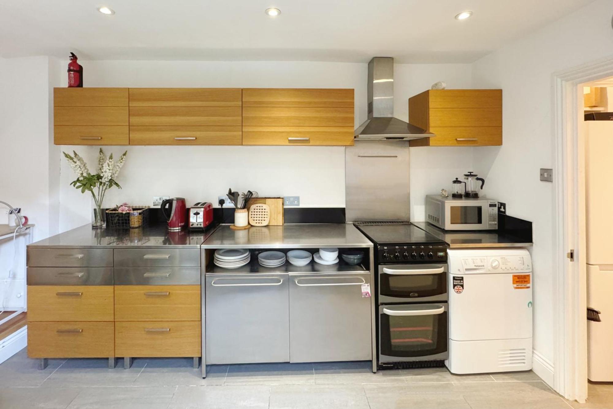 Artsy & Bright Hammersmith 1b1b, Up To 4 People