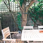 Artsy & Bright Hammersmith London 1B1B, Up To 4 People
