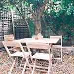 Artsy & Bright Hammersmith London 1B1B, Up To 4 People